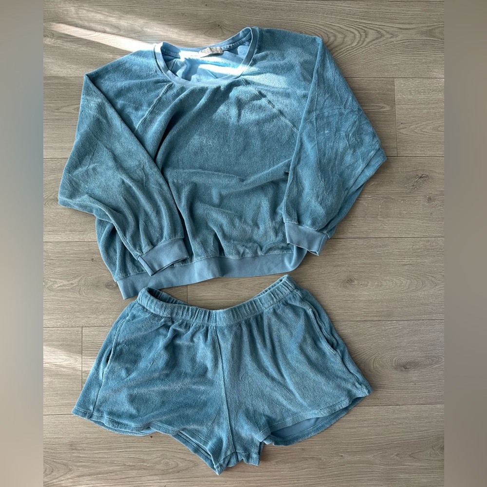 Suzi Kondi Light Blue Crewneck Sweater and Shorts Set